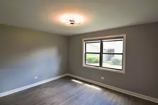 1305 Bamburg Ct, Hanover Park, IL 60133 - Photo 8