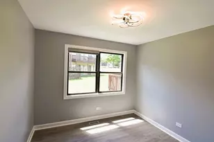 1305 Bamburg Ct, Hanover Park, IL 60133 - Photo 12