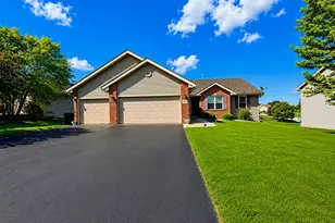 423 Cross Plains Rd, Rockford, IL 61107 - Photo 1