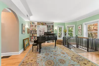 2215 W Arthur Avenue, Chicago, IL 60645 - Photo 4