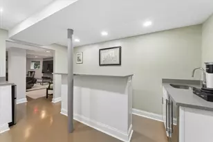 2215 W Arthur Ave, Chicago, IL 60645 - Photo 20