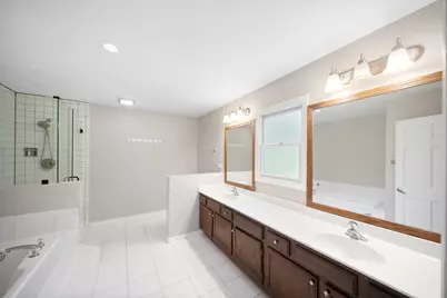 310 Chesterfield Lane, Vernon Hills, IL 60061 - Photo 28