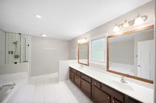 310 Chesterfield Ln, Vernon Hills, IL 60061 - Photo 28