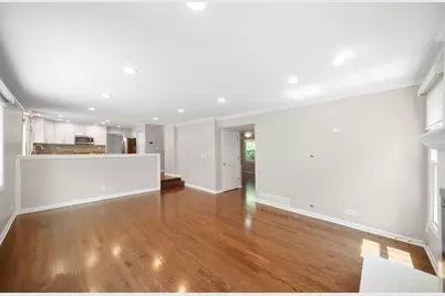 310 Chesterfield Lane, Vernon Hills, IL 60061 - Photo 12