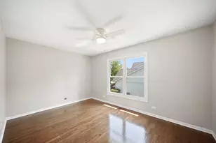 310 Chesterfield Ln, Vernon Hills, IL 60061 - Photo 24