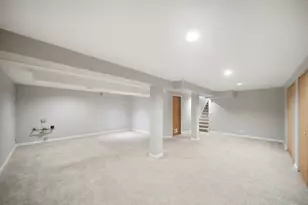 310 Chesterfield Ln, Vernon Hills, IL 60061 - Photo 22