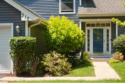 310 Chesterfield Lane, Vernon Hills, IL 60061 - Photo 2