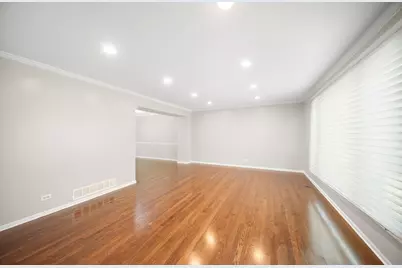 310 Chesterfield Lane, Vernon Hills, IL 60061 - Photo 4