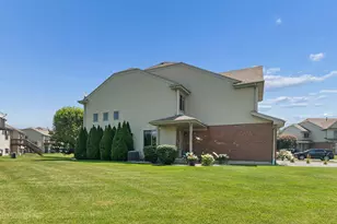 8233 W Chestnut Ct, Frankfort, IL 60423 - Photo 30