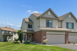8233 W Chestnut Ct, Frankfort, IL 60423 - Photo 1