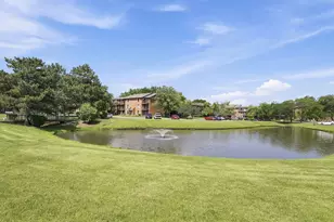 645 N Briar Hill Ln, Addison, IL 60101 - Photo 2
