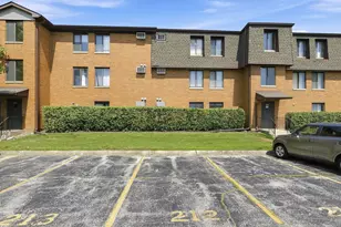 645 N Briar Hill Ln, Addison, IL 60101 - Photo 20