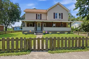 500 N Pearl St, Forrest, IL 61741 - Photo 2
