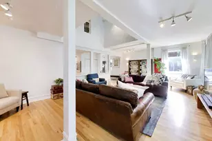 2012 W Estes Ave, Chicago, IL 60645 - Photo 8