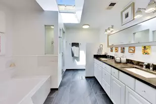 2012 W Estes Ave, Chicago, IL 60645 - Photo 22