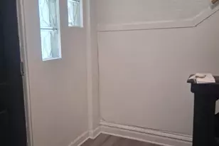 8518 S Muskegon Ave, Chicago, IL 60617 - Photo 2