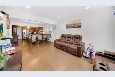 4918 W Winnemac Avenue, Chicago, IL 60630 - Photo 4