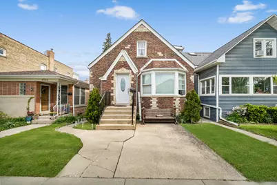 4918 W Winnemac Avenue, Chicago, IL 60630 - Photo 2