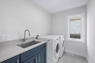7610 W 60th Pl, Summit, IL 60501 - Photo 18