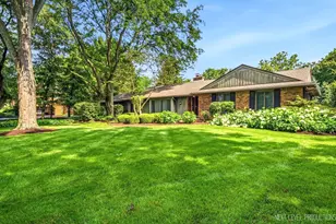 39W390 Juliet Dr, Elgin, IL 60124 - Photo 1