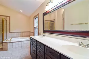 21 Arbor Dr, Streamwood, IL 60107 - Photo 8
