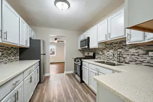 9562 Park Ln, Des Plaines, IL 60016 - Photo 4