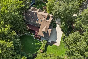 329 Royce Woods Ct, Naperville, IL 60565 - Photo 44