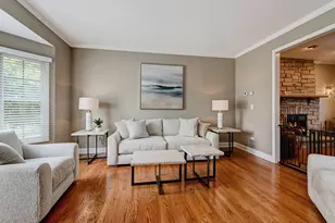 1720 Tower Hill Dr, Woodridge, IL 60517 - Photo 4