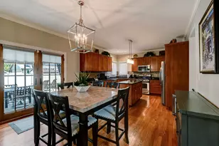 1720 Tower Hill Dr, Woodridge, IL 60517 - Photo 8