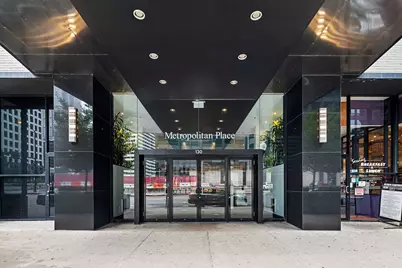 130 S Canal Street #817, Chicago, IL 60606 - Photo 2