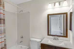 2588 Dickens Ct, Aurora, IL 60503 - Photo 14