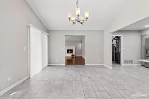 2910 Worcester Ln, Aurora, IL 60504 - Photo 10