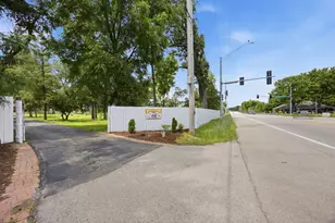 37W961 Bowes Rd, Elgin, IL 60124 - Photo 42