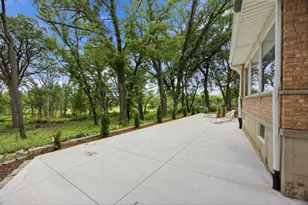 37W961 Bowes Rd, Elgin, IL 60124 - Photo 38