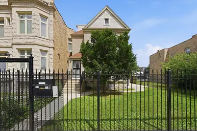 6735 S Eberhart Avenue, Chicago, IL 60637 - Photo 2
