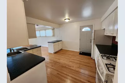 8916 Gross Point Road, Skokie, IL 60077 - Photo 12