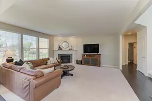 3507 Crestwood Ln, Carpentersville, IL 60110 - Photo 8