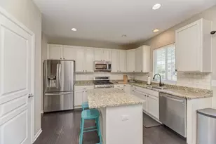 3507 Crestwood Ln, Carpentersville, IL 60110 - Photo 14