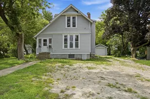 313 E Grant Hwy, Marengo, IL 60152 - Photo 1