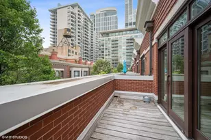 1345 S Indiana Pkwy, Chicago, IL 60605 - Photo 18