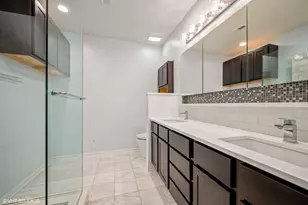 1345 S Indiana Pkwy, Chicago, IL 60605 - Photo 14