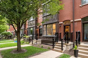 1345 S Indiana Pkwy, Chicago, IL 60605 - Photo 1