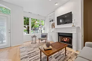 1345 S Indiana Pkwy, Chicago, IL 60605 - Photo 8