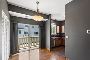 1584 Shire Ct, Gurnee, IL 60031 - Photo 10