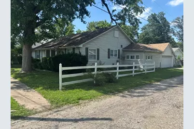 810 E 7th Street, Centralia, IL 62801 - Photo 2