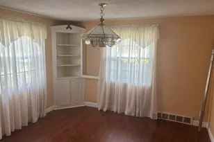 810 E 7th St, Centralia, IL 62801 - Photo 4
