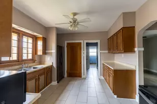 2246 Clinton Ave, Berwyn, IL 60402 - Photo 4