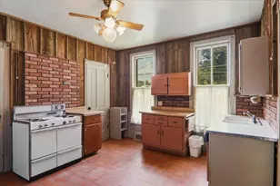 1212 W Chestnut St, Bloomington, IL 61701 - Photo 6