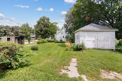 1212 W Chestnut Street, Bloomington, IL 61701 - Photo 16