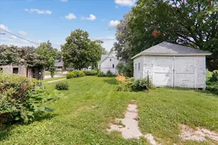 1212 W Chestnut St, Bloomington, IL 61701 - Photo 16